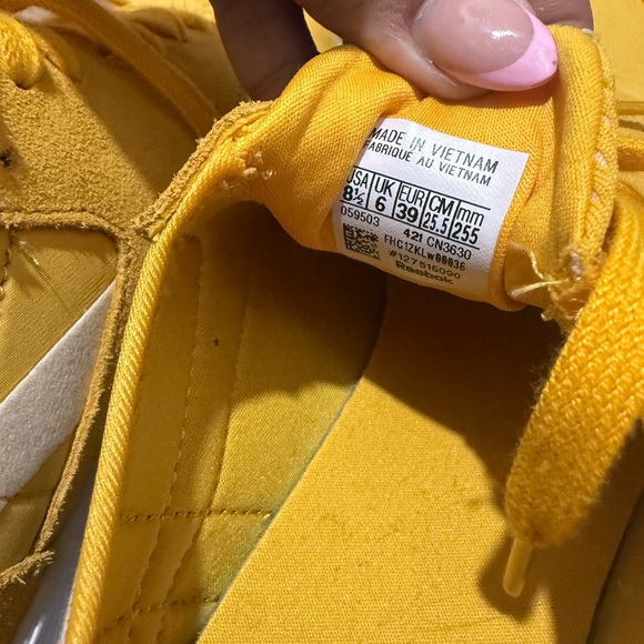 Reebok Classic Nylon "Team Yellow/Team Yellow/Chalk" Women's 8.5 - Picture 4 of 4